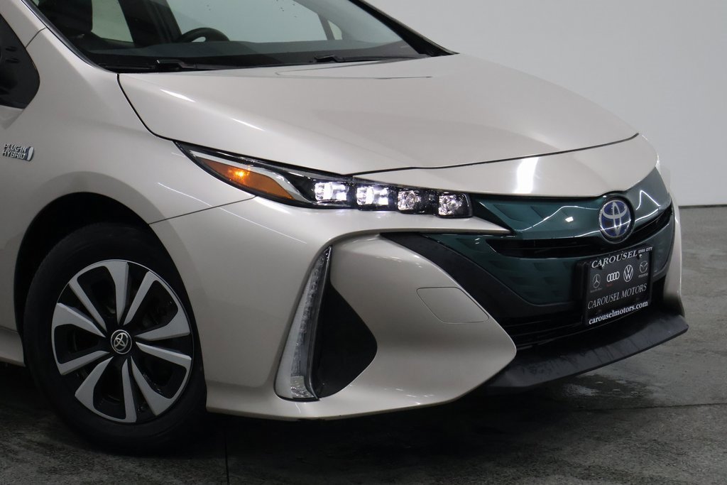 Used 2018 Toyota Prius Prime Premium image 3