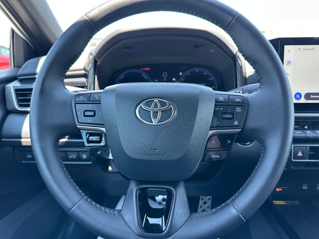 Used 2025 Toyota Camry XSE FWD image 33