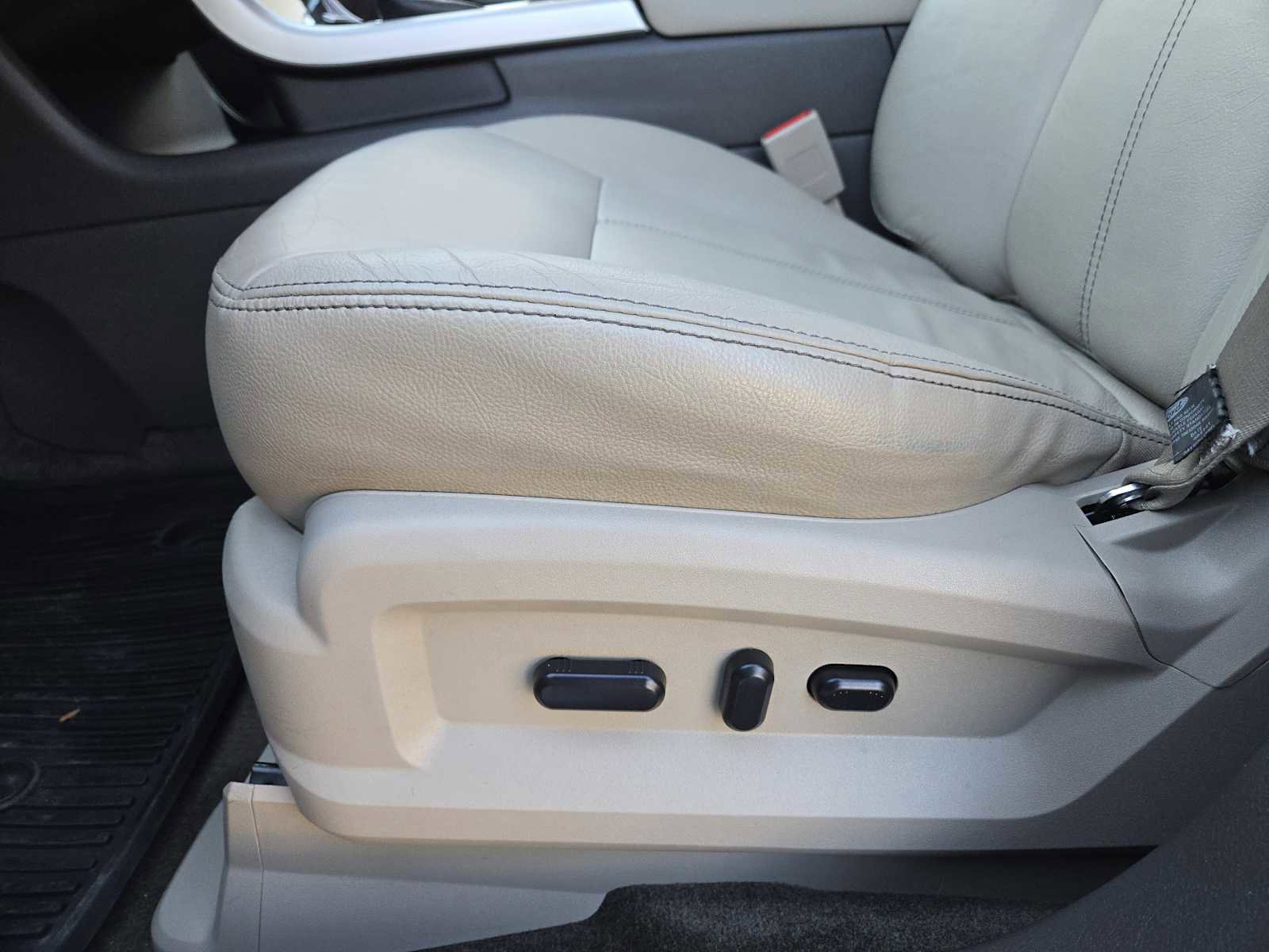 Used 2014 Ford Edge Limited w/ Equipment Group 301A image 22