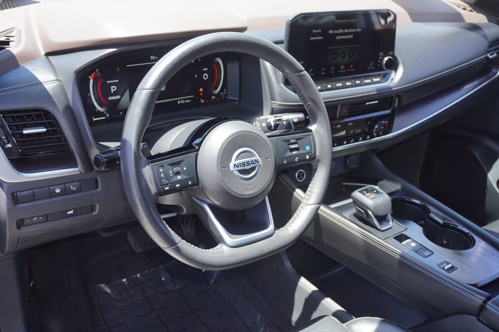 Used 2021 Nissan Rogue Platinum FWD image 14