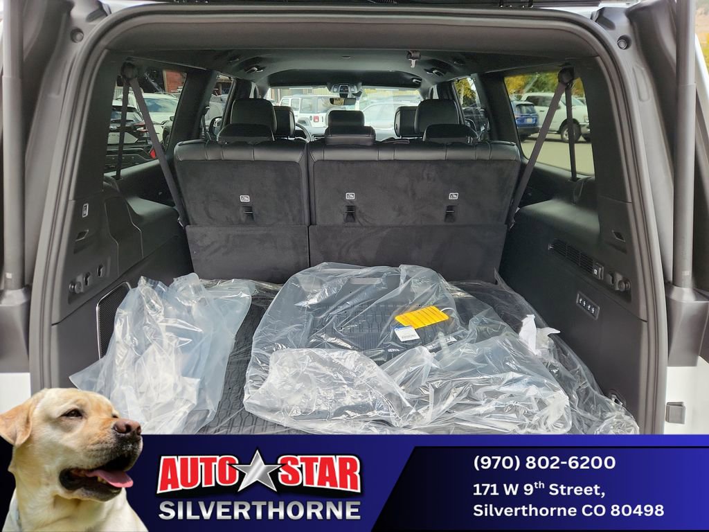 New 2025 Jeep Wagoneer L Series II w/ Convenience Group I image 18