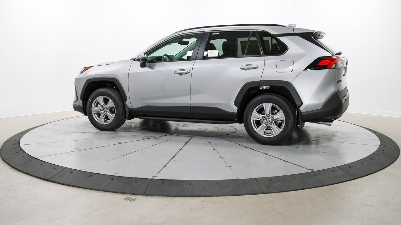 New 2025 Toyota RAV4 XLE image 11