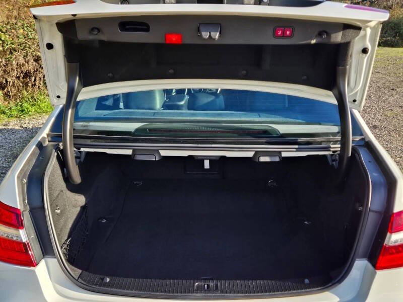Used 2012 Mercedes-Benz E 350 BlueTEC Sedan image 7