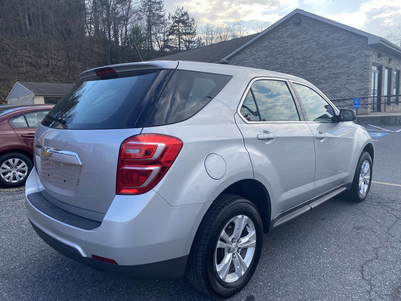 Used 2016 Chevrolet Equinox LS AWD/4WD image 5