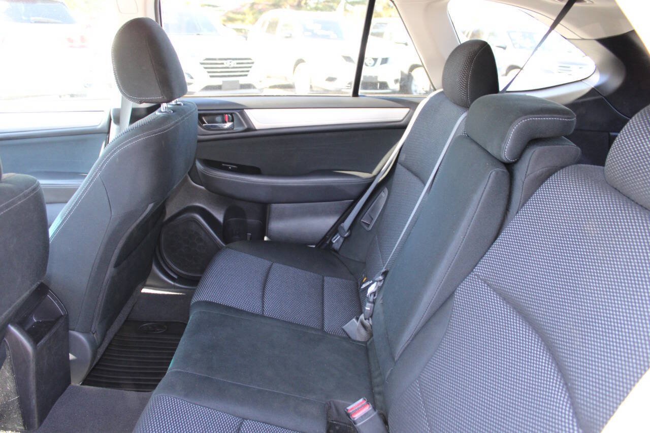 Used 2017 Subaru Outback 2.5i Premium AWD/4WD image 17