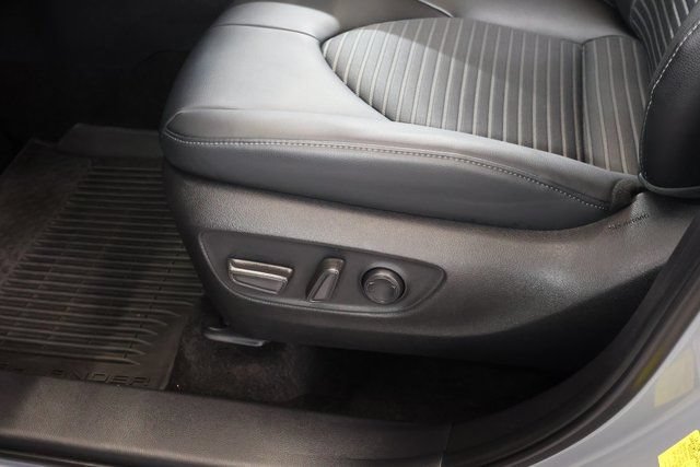 Certified 2025 Toyota Highlander XSE AWD/4WD image 13
