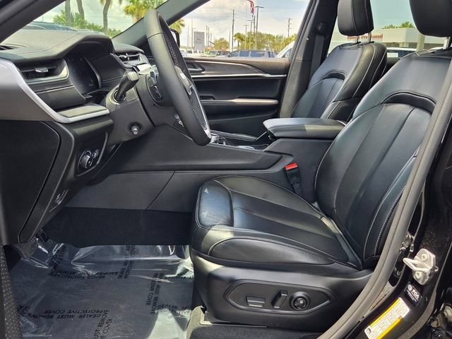Certified 2024 Jeep Grand Cherokee L Limited w/ Luxury Tech Group II AWD/4WD image 10