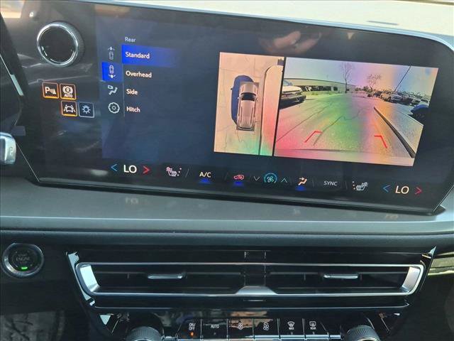 New 2027 Chevrolet Traverse LT w/ Sun and Wheel Package FWD image 13