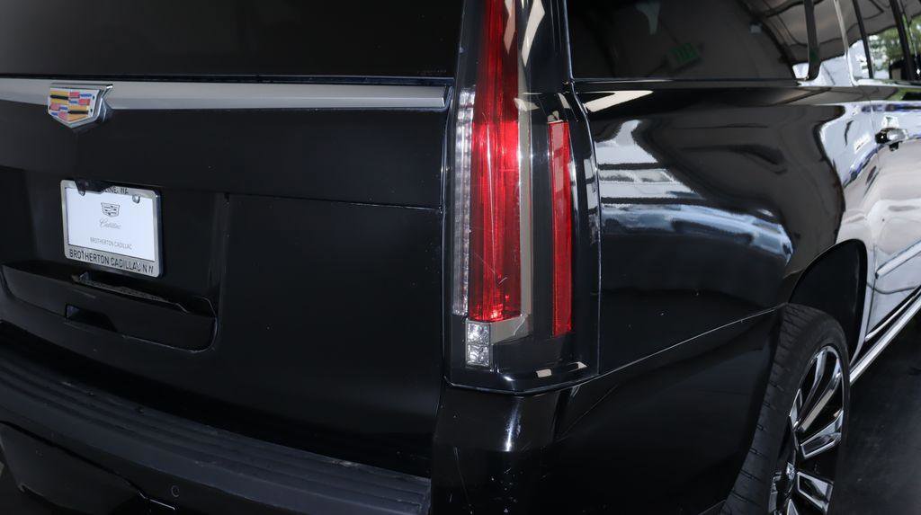 Used 2018 Cadillac Escalade ESV Premium Luxury AWD/4WD image 14