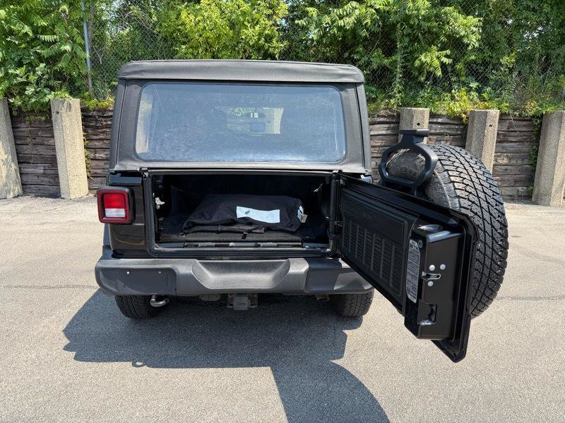 Used 2018 Jeep Wrangler Unlimited Sport AWD/4WD image 23