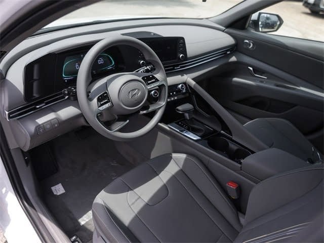 Certified 2025 Hyundai Elantra Blue image 12