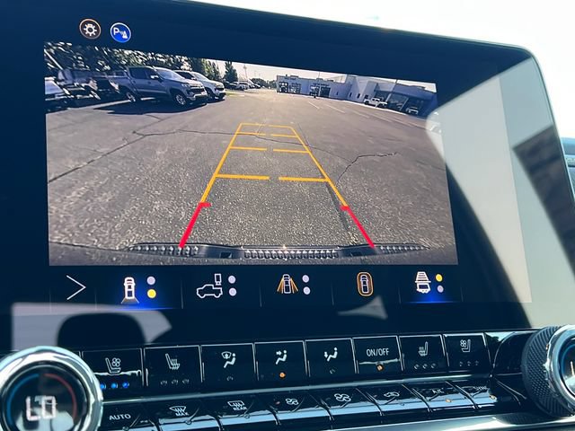 New 2026 Chevrolet Colorado ZR2 w/ Technology Package AWD/4WD image 32