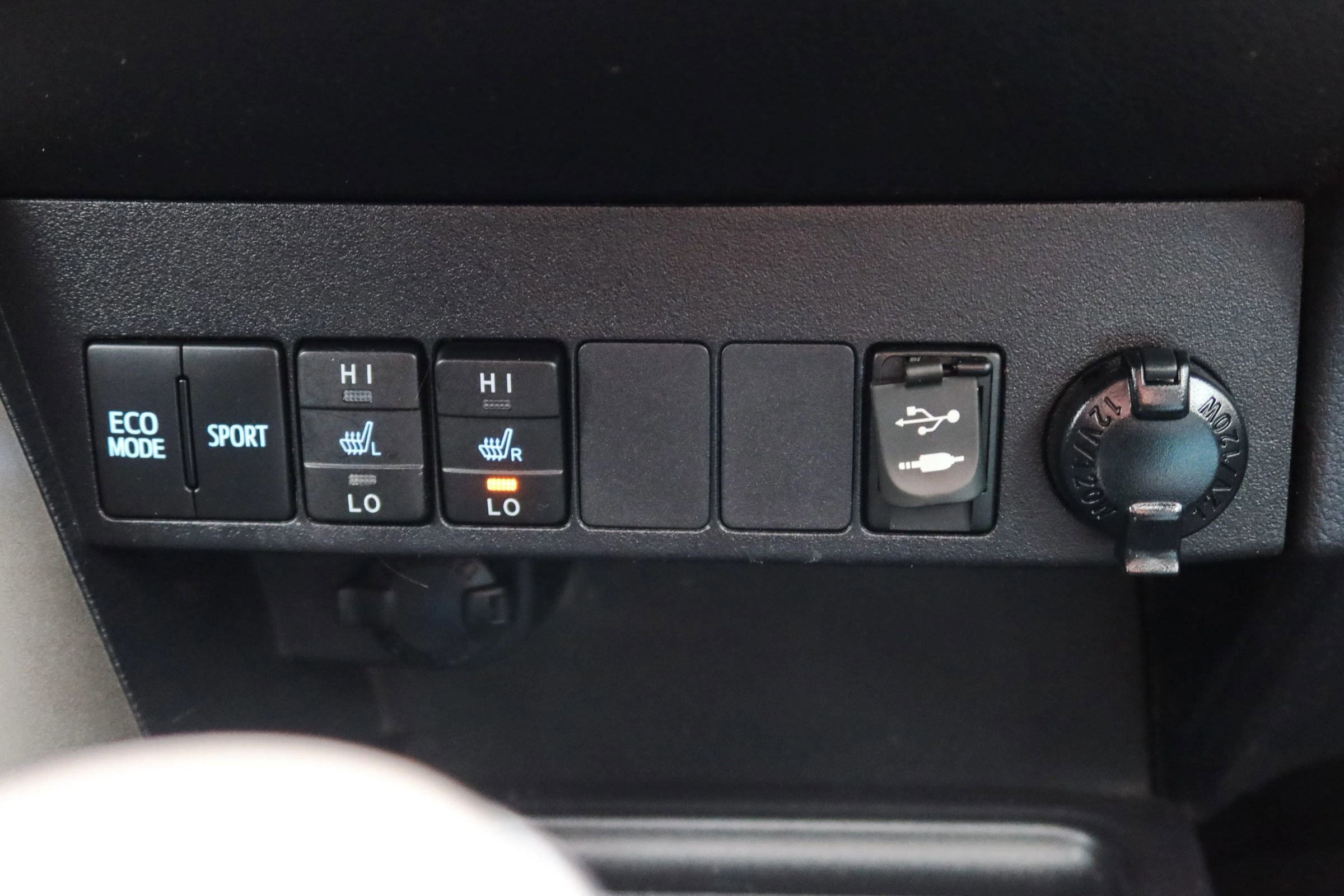 Used 2013 Toyota RAV4 Limited image 18