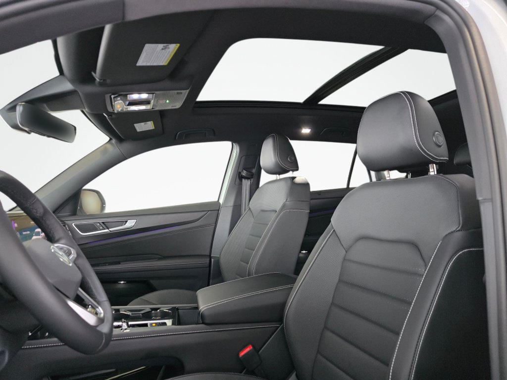 New 2024 Volkswagen Atlas Cross Sport SEL R-Line AWD/4WD image 24
