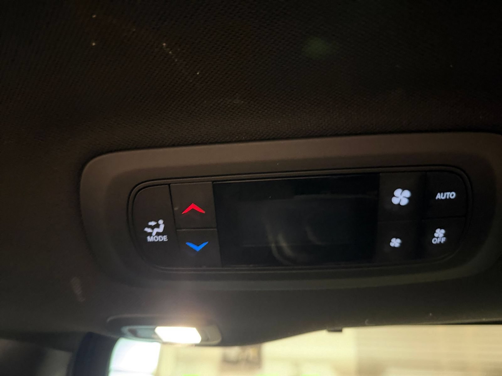 Used 2025 Chrysler Pacifica Limited FWD image 25