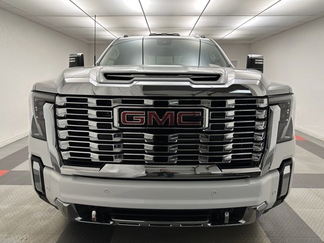 New 2026 GMC Sierra 3500 Denali w/ Denali Reserve Package image 2
