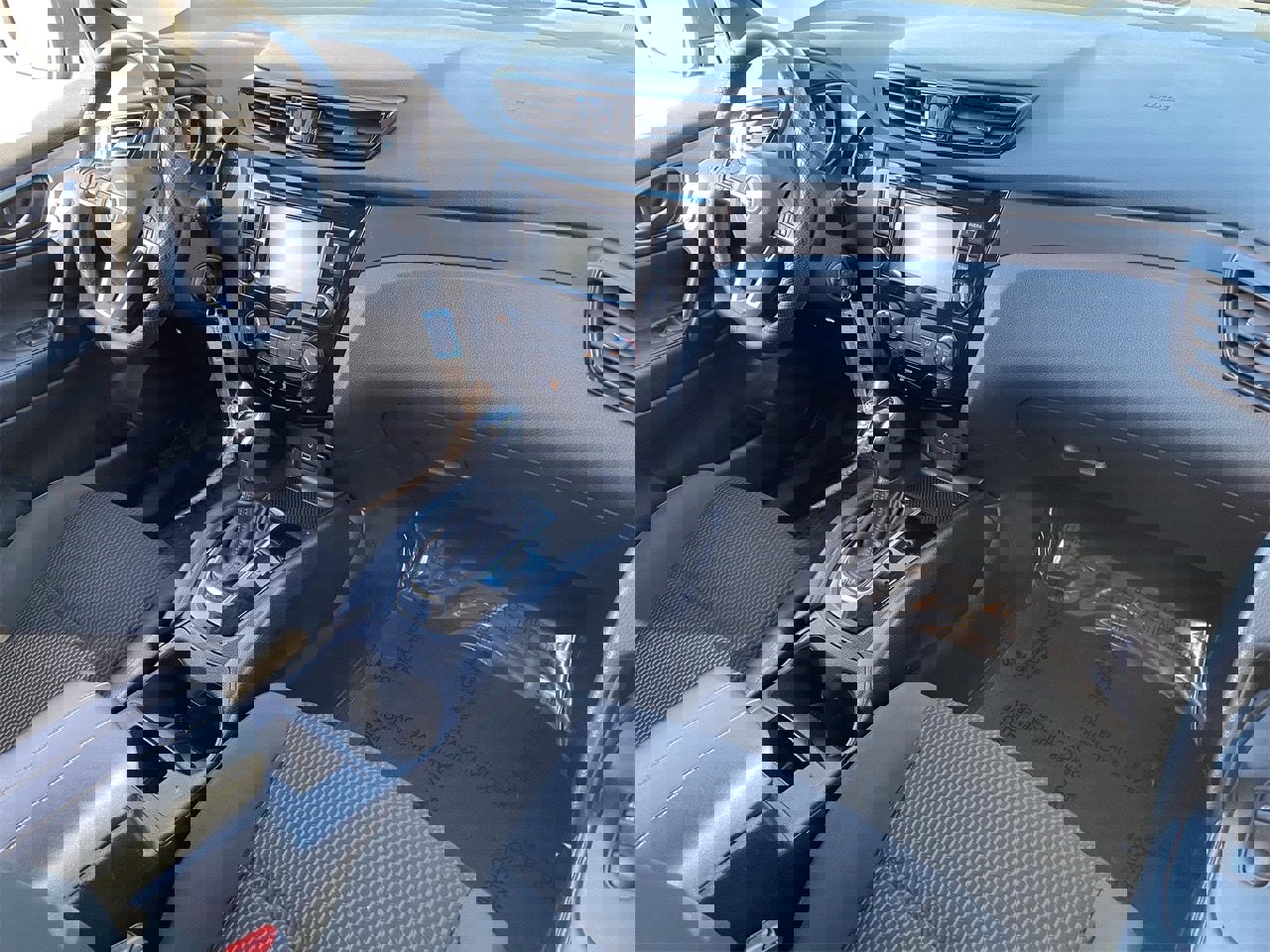 Used 2021 Nissan Rogue Sport S image 13