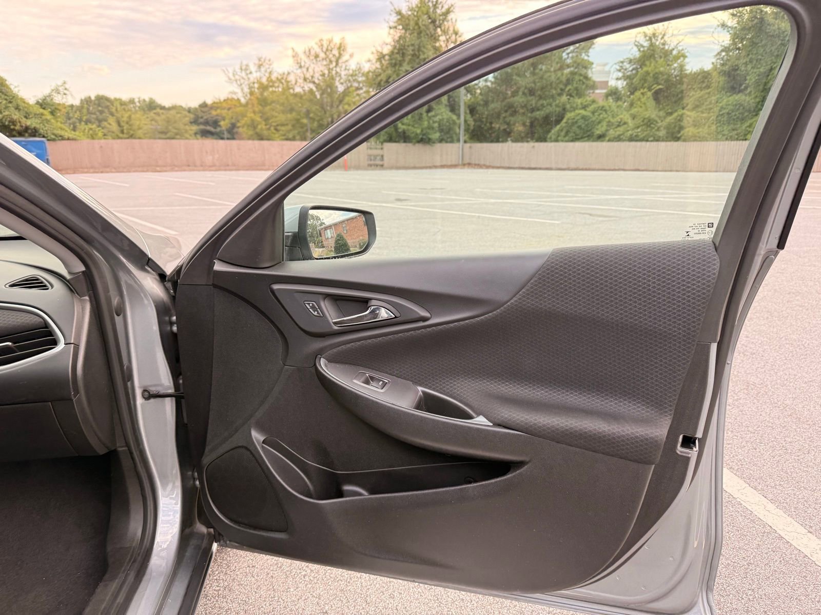 Used 2024 Chevrolet Malibu LT image 23