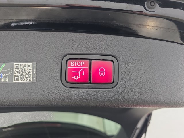 Used 2024 Mercedes-Benz GLC 300 4MATIC image 36