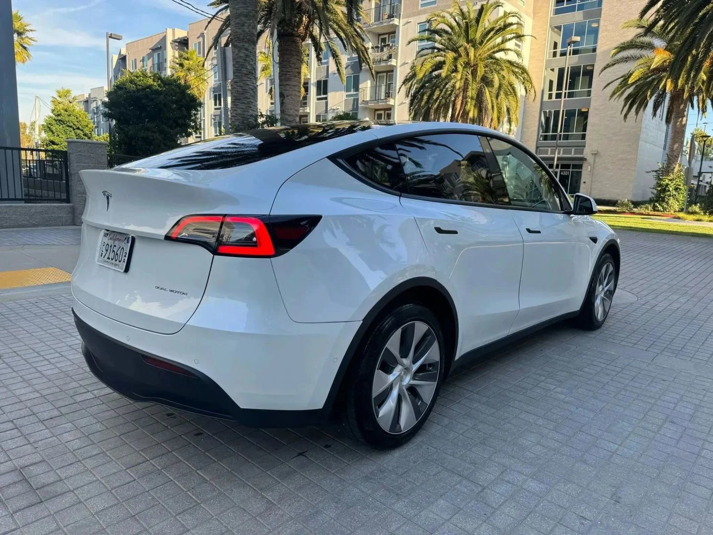 Used 2021 Tesla Model Y Long Range image 7