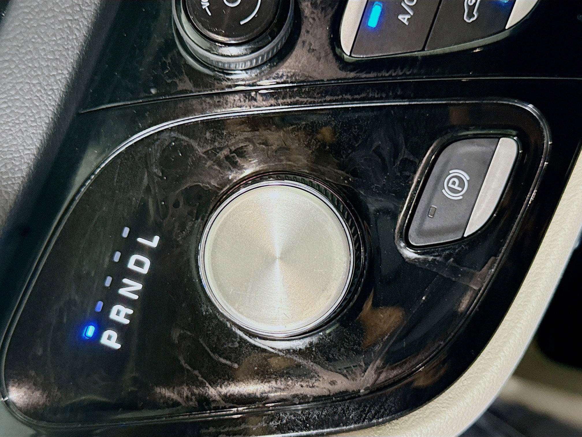 Used 2023 Chrysler Voyager LX image 20