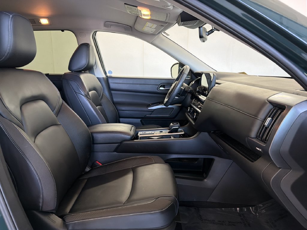 Certified 2025 Nissan Pathfinder SL FWD image 22