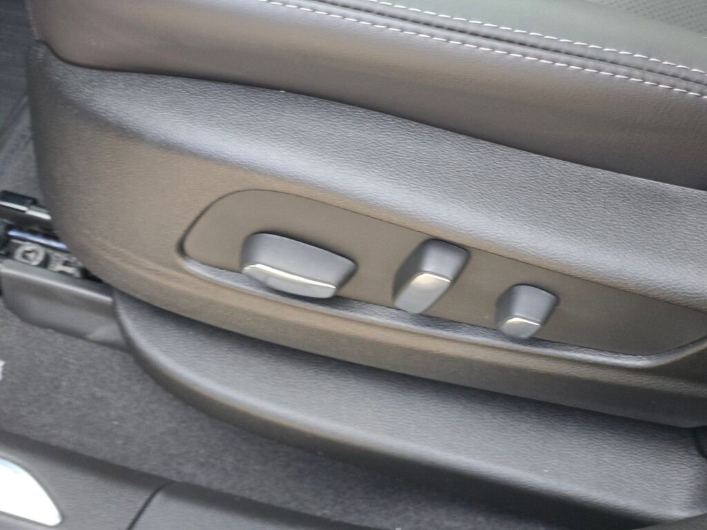 New 2025 Cadillac XT5 Premium Luxury w/ LPO, Floor Liner Package FWD image 26