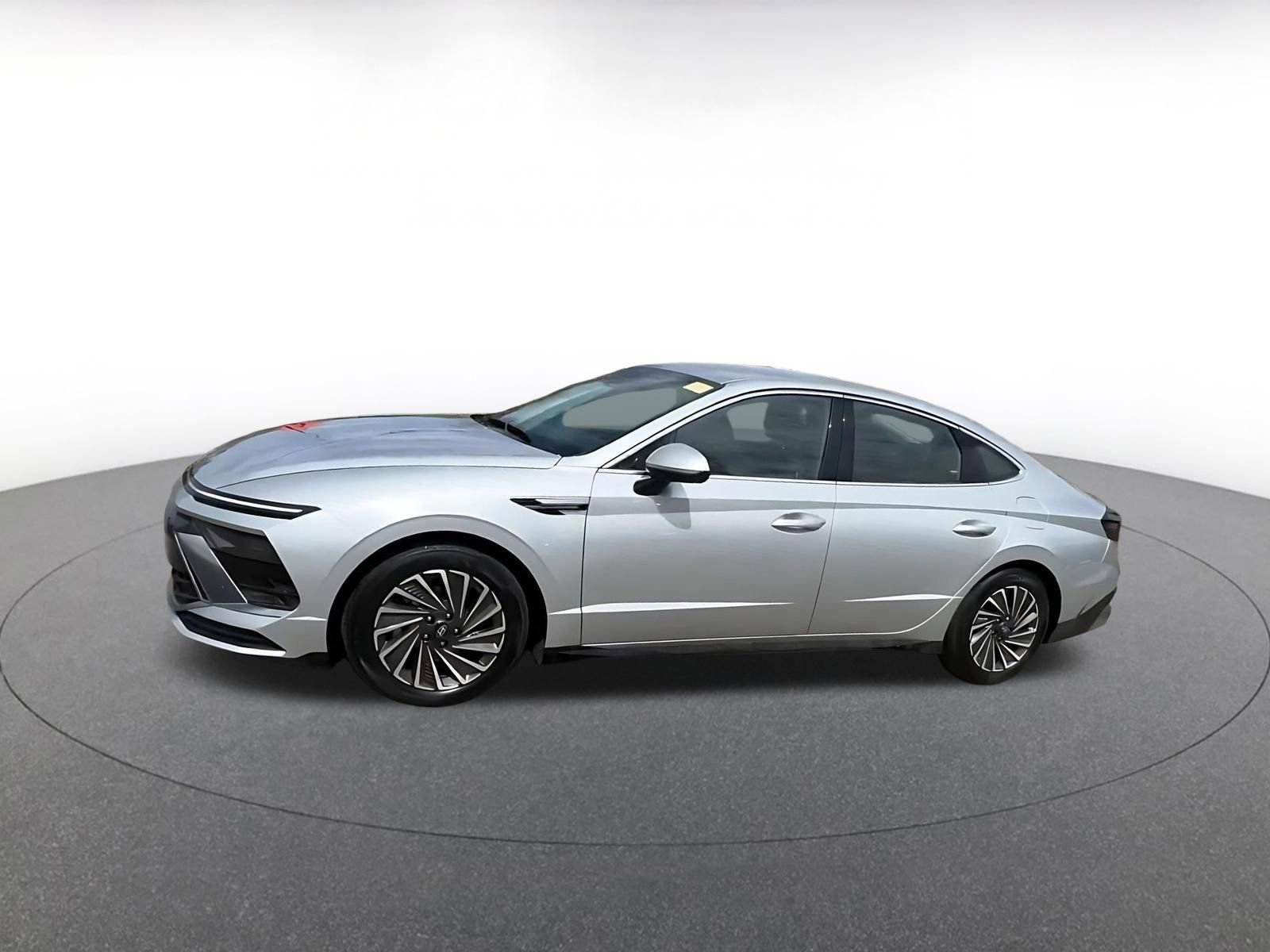 Used 2025 Hyundai Sonata SEL FWD image 10
