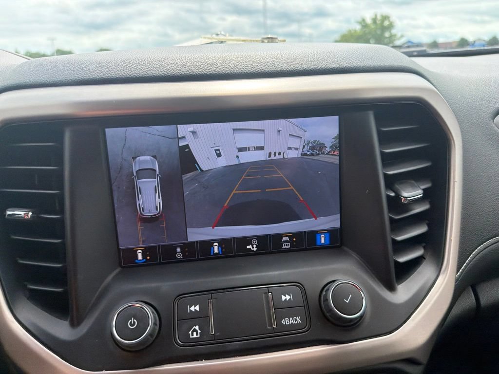 Used 2023 GMC Acadia Denali w/ Denali Ultimate Package AWD/4WD image 17