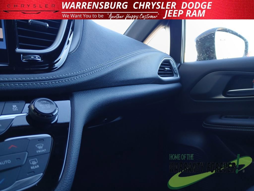 New 2026 Chrysler Pacifica Select image 29