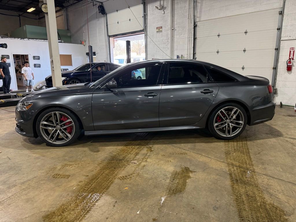Used 2017 Audi S6 Premium Plus w/ S6 Sport Package image 3
