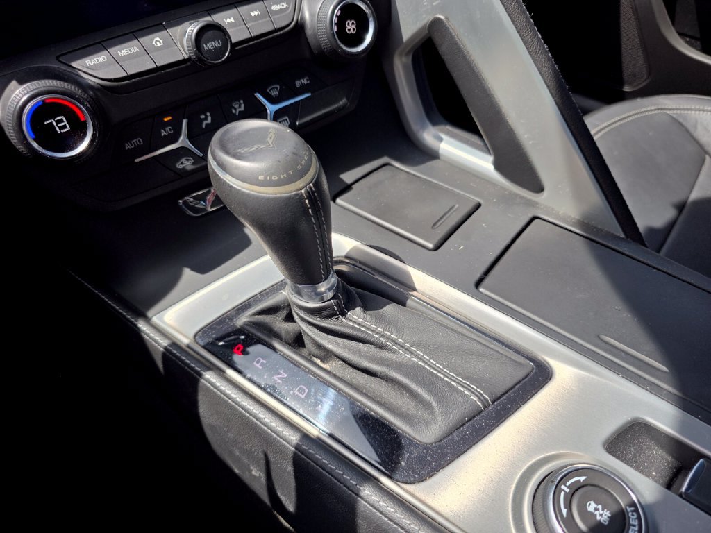 Used 2015 Chevrolet Corvette Stingray Convertible RWD image 18