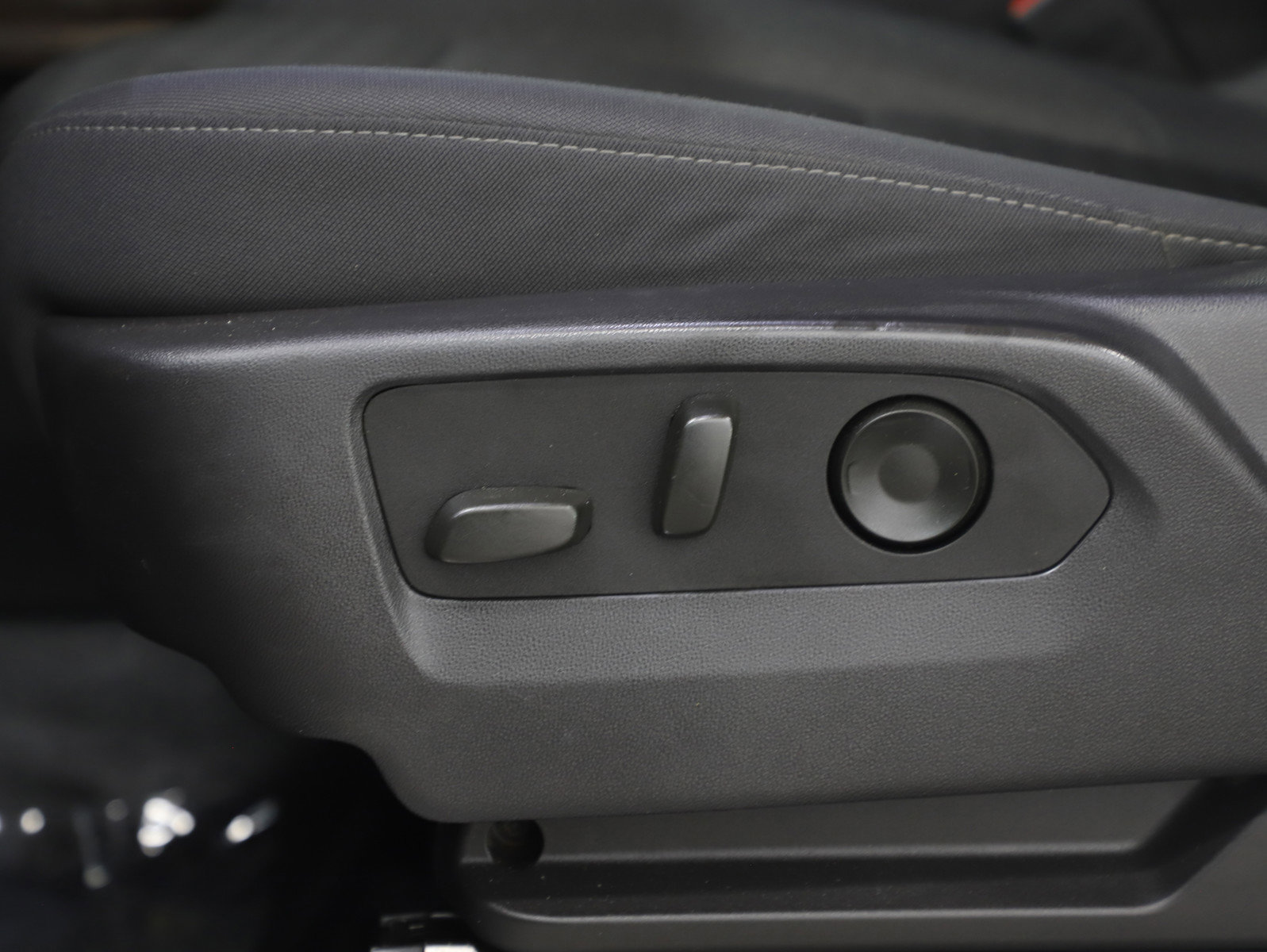 Used 2024 GMC Sierra 3500 SLE w/ SLE Convenience Package image 22