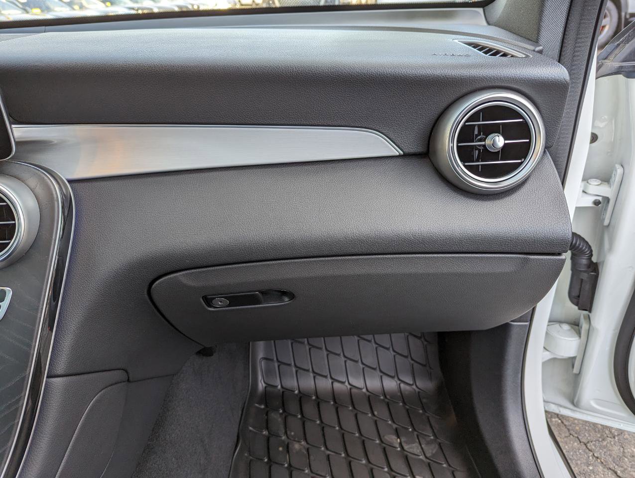 Used 2021 Mercedes-Benz GLC 300 GLC 300 4MATIC SUV image 35