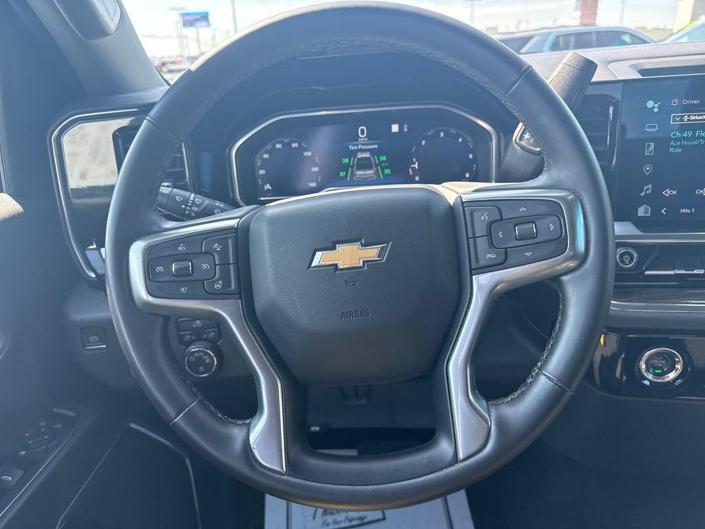 Used 2023 Chevrolet Silverado 1500 LT AWD/4WD image 26