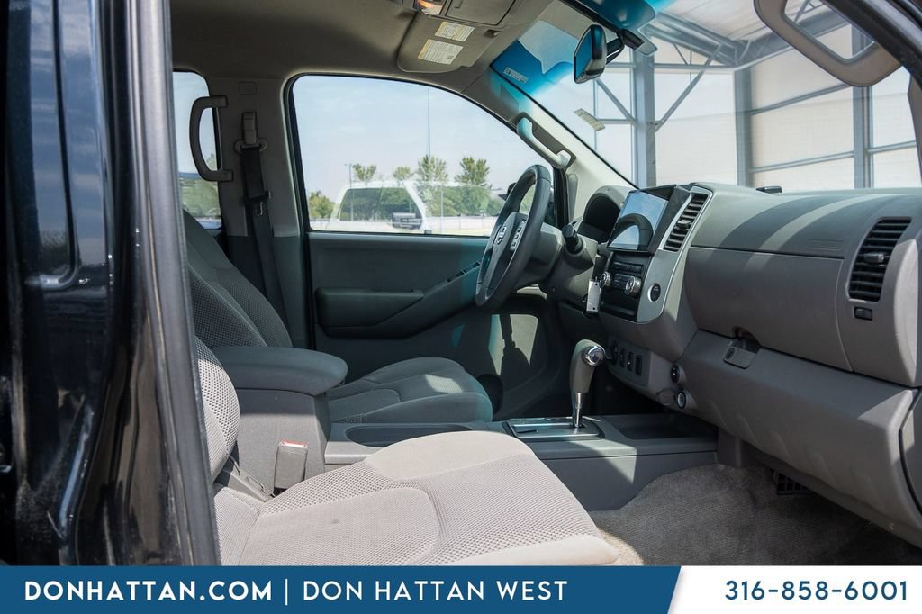 Used 2012 Nissan Frontier SV w/ SV Premium Utility Pkg AWD/4WD image 20