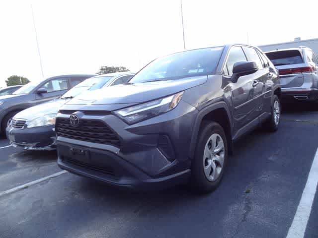 Used 2023 Toyota RAV4 LE AWD/4WD video 1