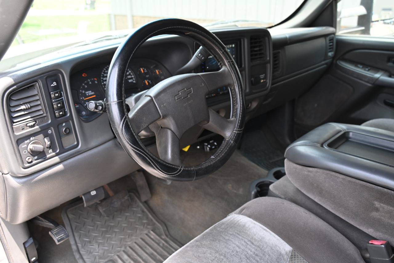 Used 2006 Chevrolet Silverado 2500 LT w/ Skid Plate Package AWD/4WD image 22