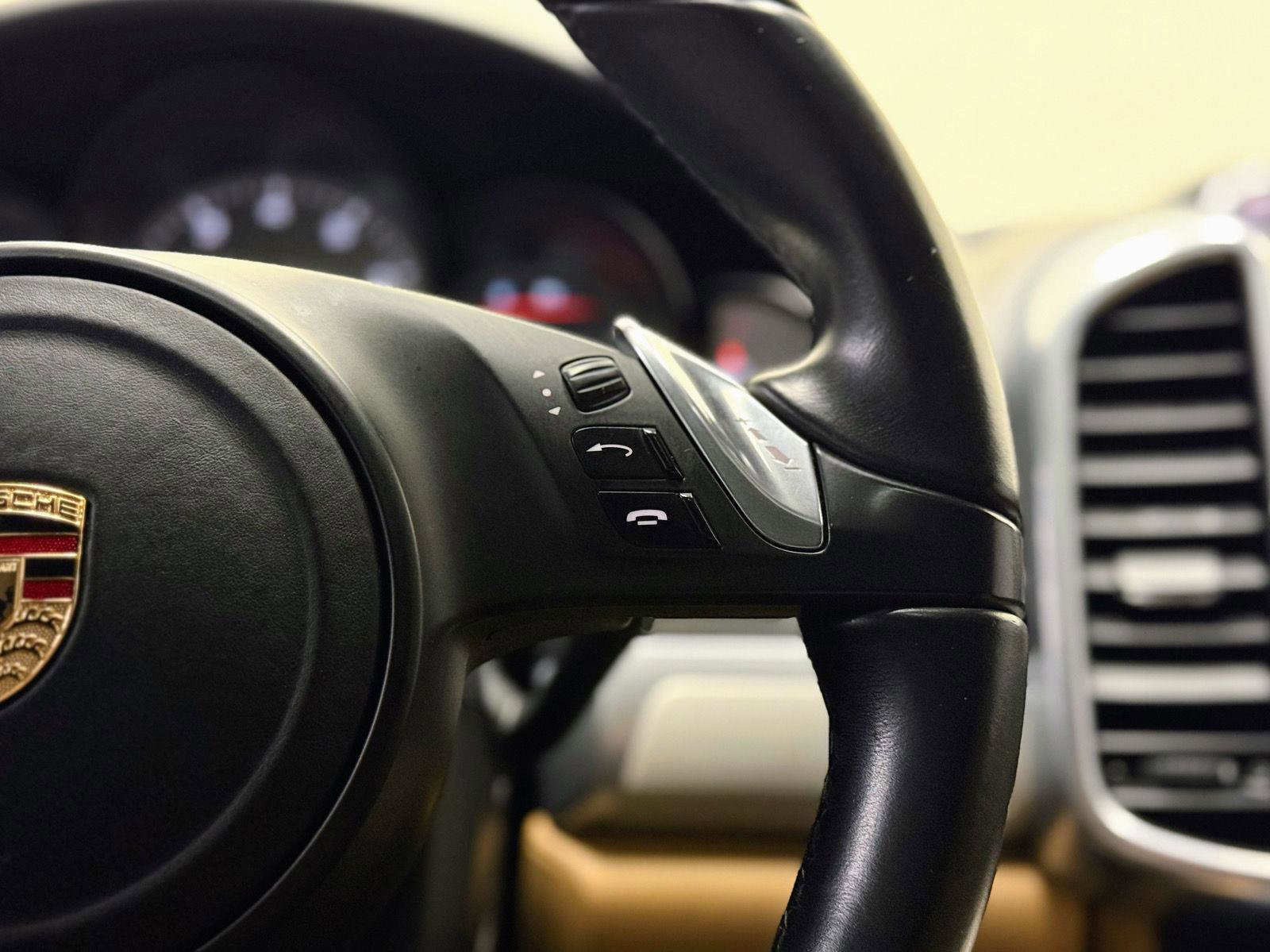 Used 2014 Porsche Cayenne GTS image 20