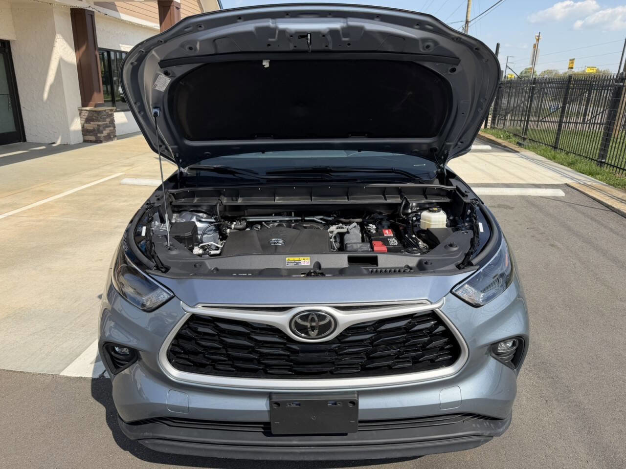 Used 2022 Toyota Highlander XLE image 38