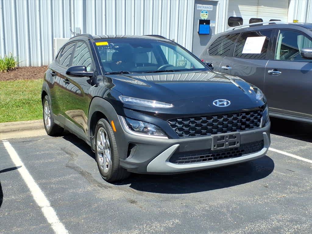 Used 2023 Hyundai Kona SEL w/ Cargo Package AWD/4WD image 7