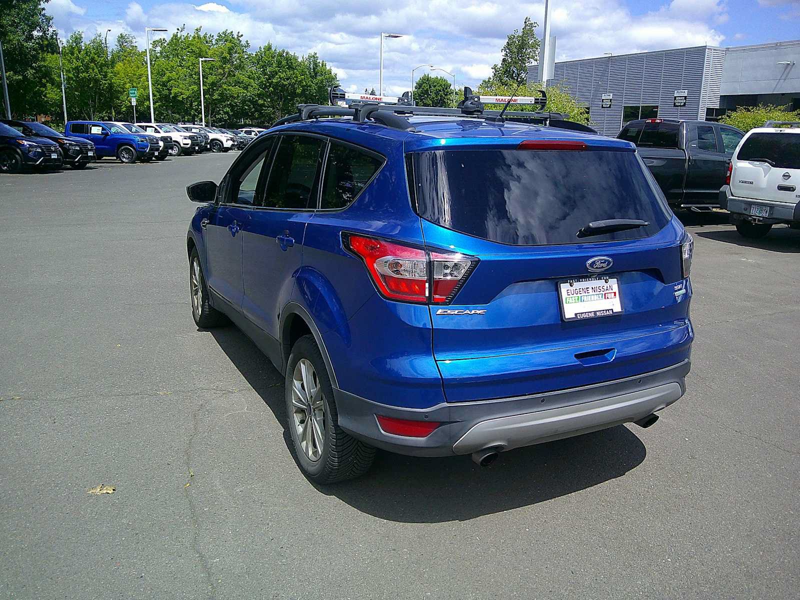 Used 2017 Ford Escape SE w/ Equipment Group 201A FWD image 3