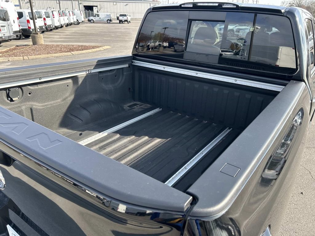 Used 2020 Nissan Titan SL image 13