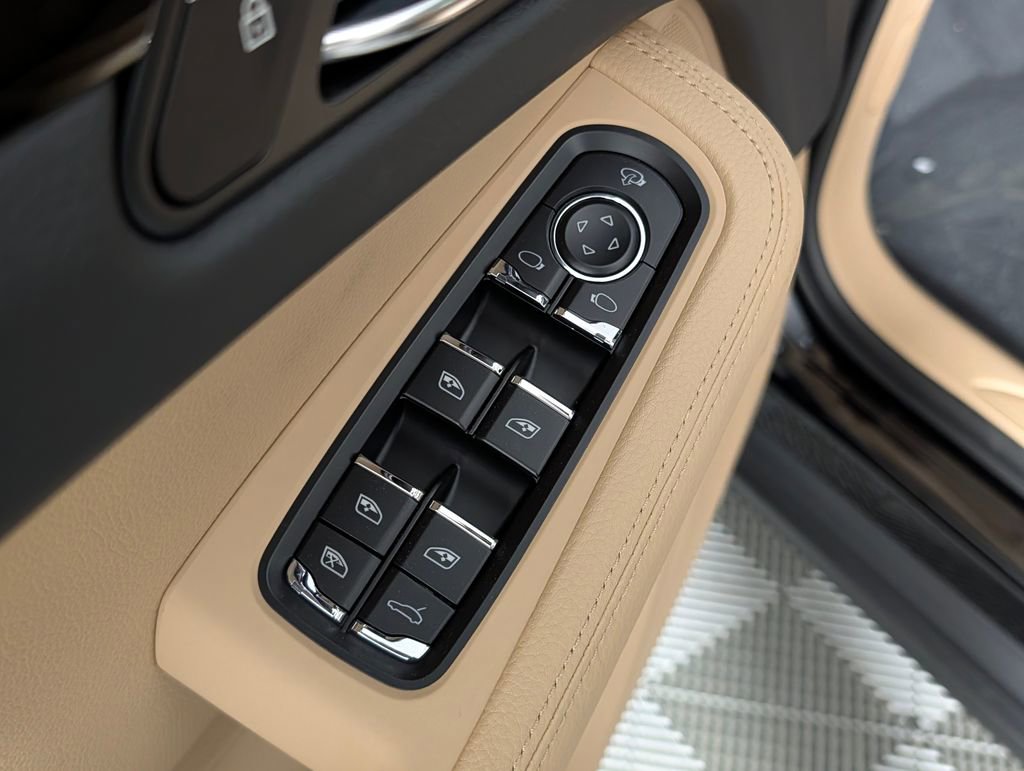 New 2026 Porsche Macan image 26