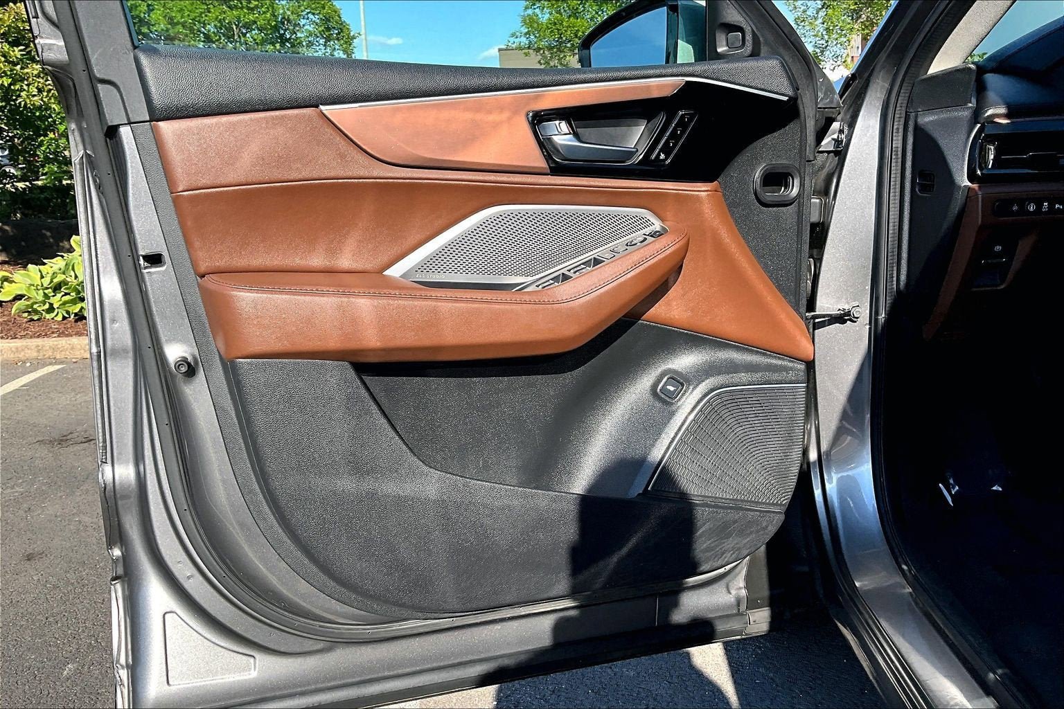 Used 2023 Acura MDX SH-AWD w/ Technology Package image 22
