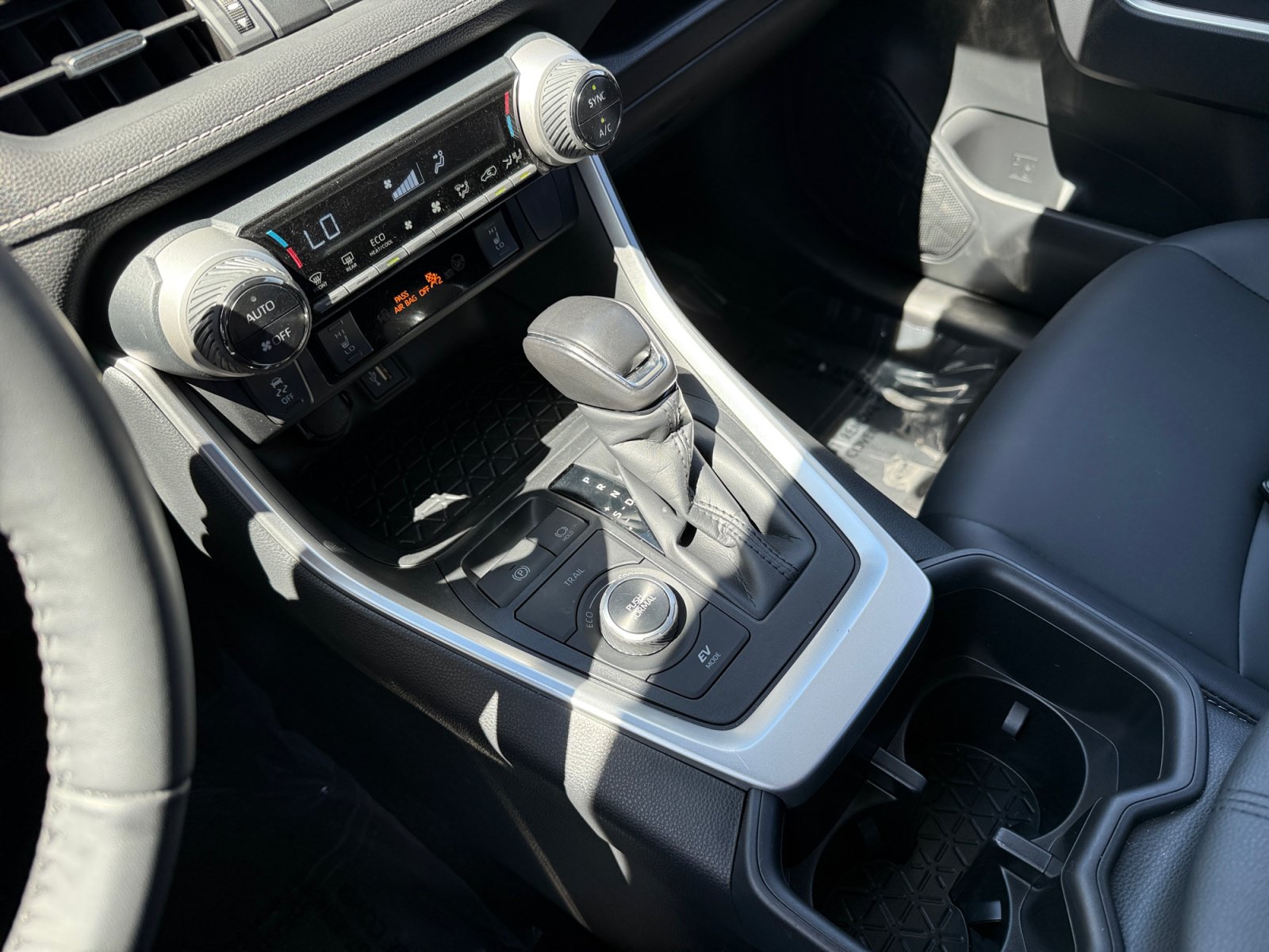 Used 2025 Toyota RAV4 XLE Premium w/ Weather Package AWD/4WD image 13