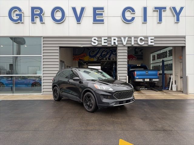 Used 2021 Ford Escape SE w/ Cold Weather Package image 1