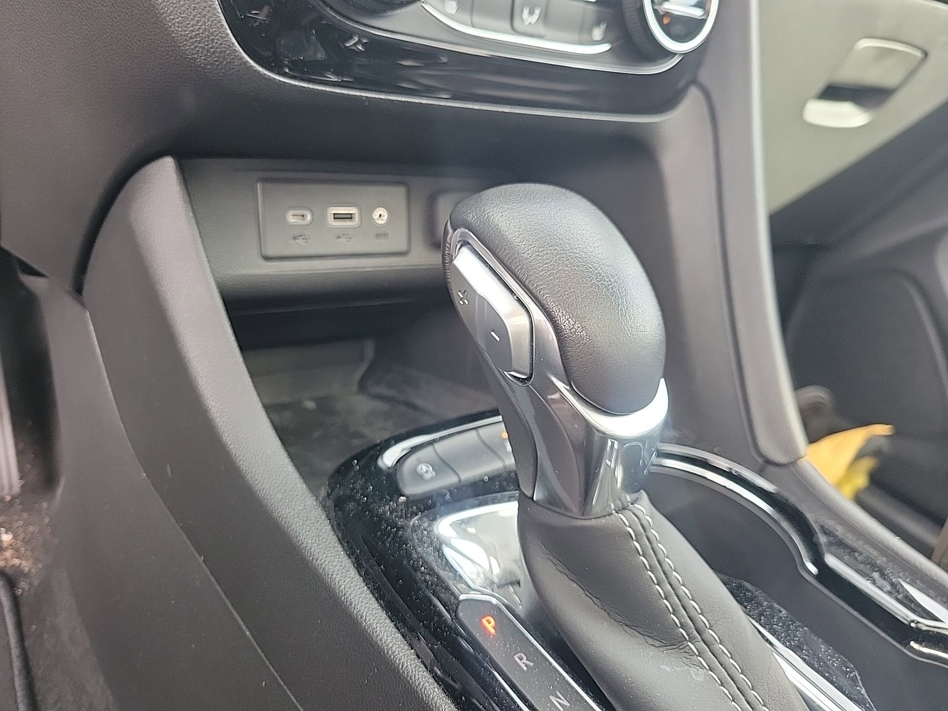 Used 2023 Buick Encore GX Essence w/ Experience Buick Package image 32