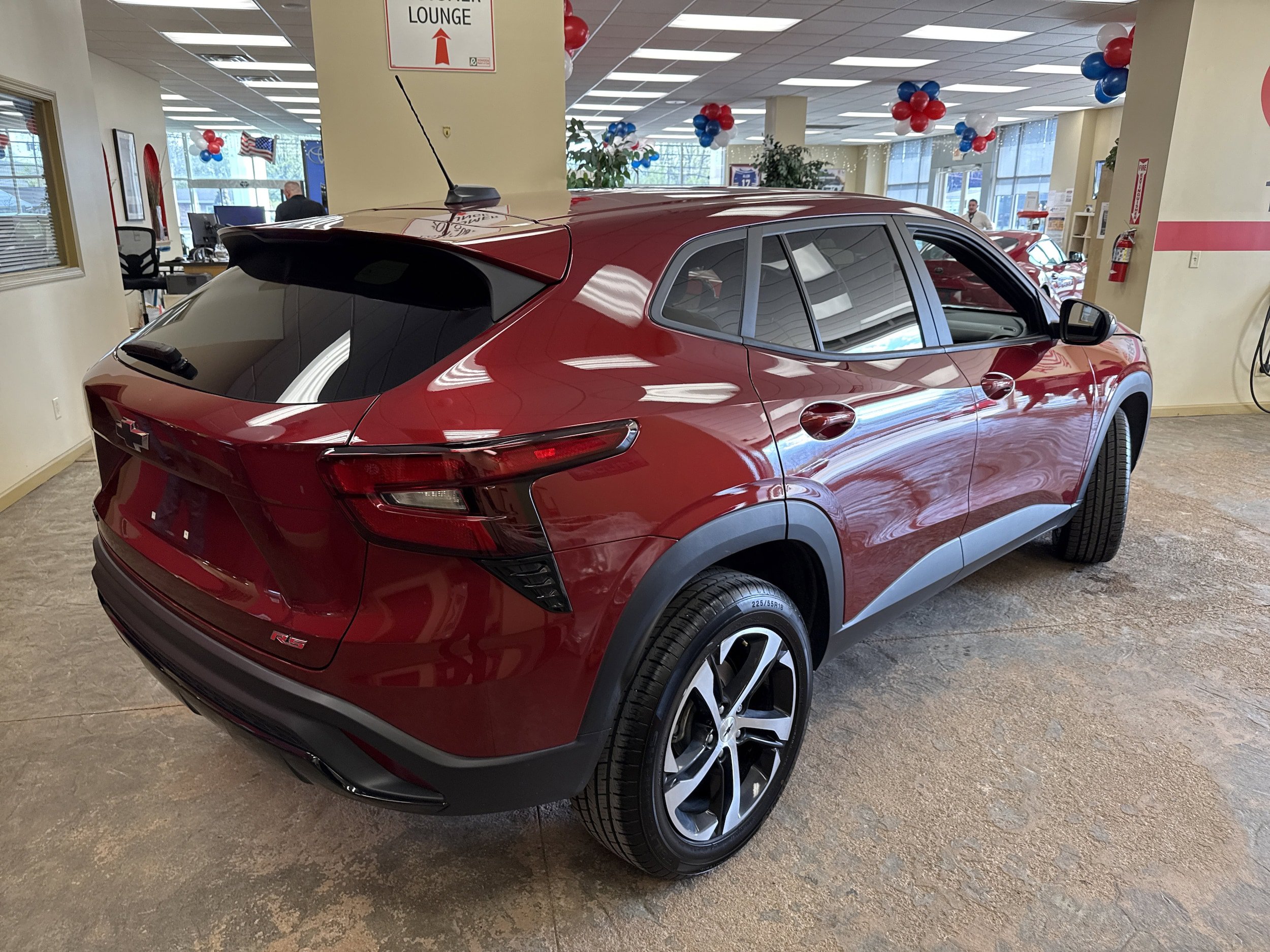 Used 2024 Chevrolet Trax RS FWD image 12