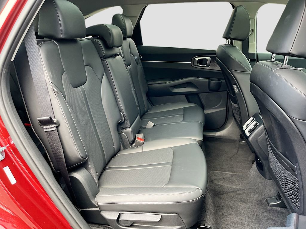 Certified 2025 Kia Sorento S w/ Panoramic Sunroof Package image 28